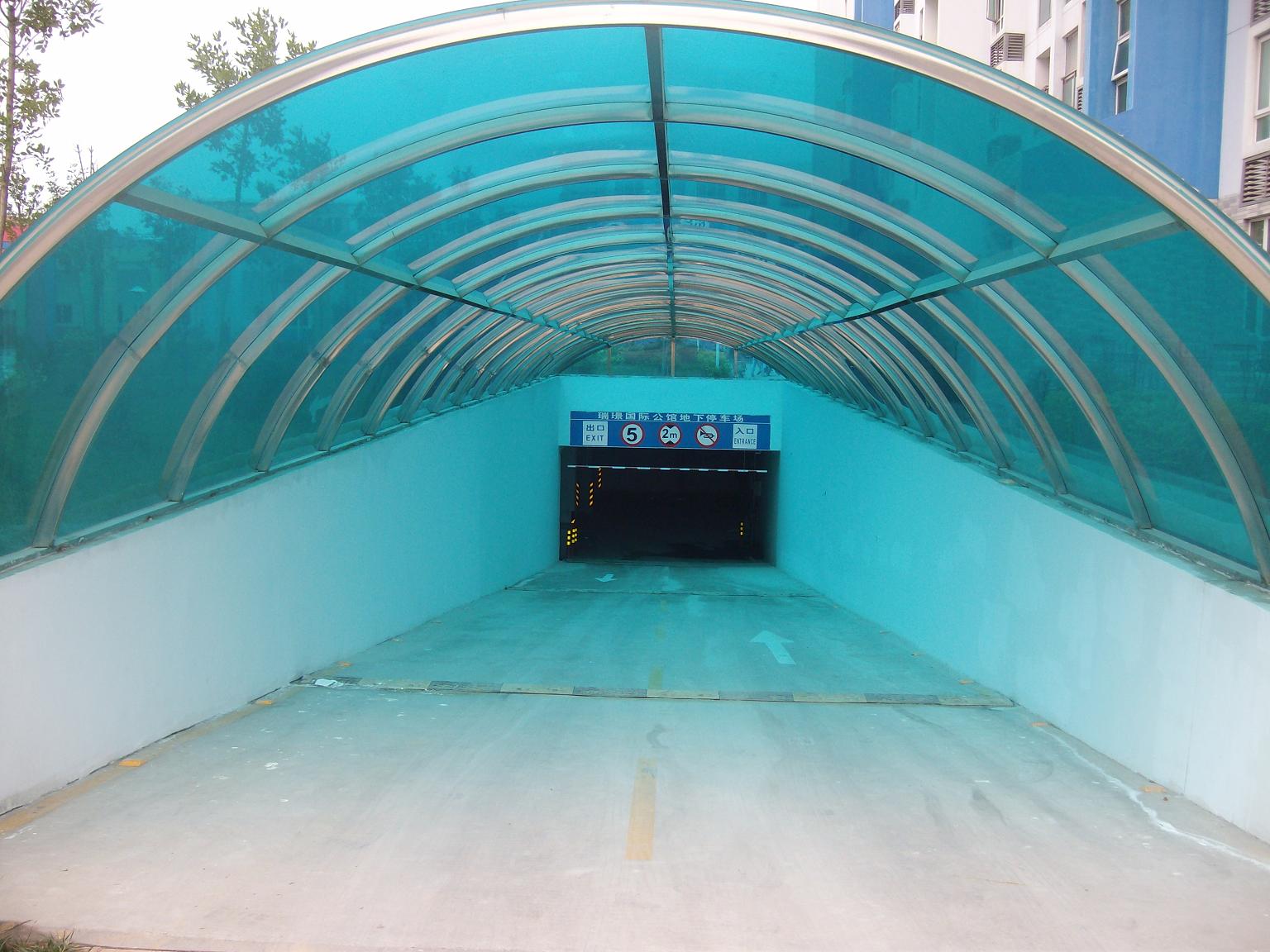 郑州车库出入口雨棚设计安装|河南绿联环保技术有限公司